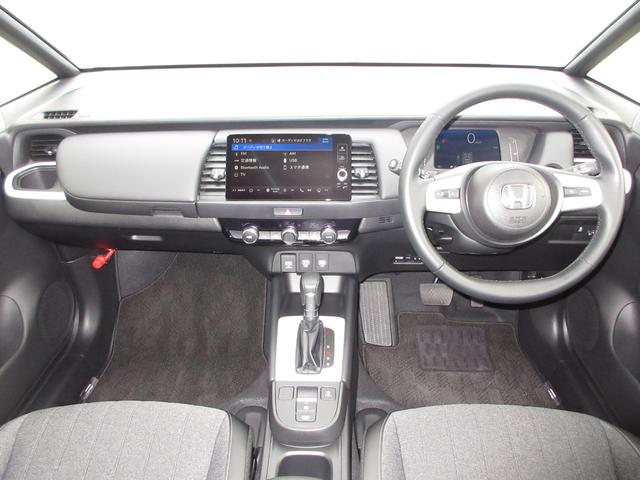フィット e:HEVホーム 禁煙車ホンダセンシングホンダコネクトディスプレイBluetoothドラレコETCRカメラワンオーナー 前後誤発進抑制機能 クリソナ マルチビュー 助手席エアバッグ 運転席エアバッグ 1オナ USB接続(10枚目)