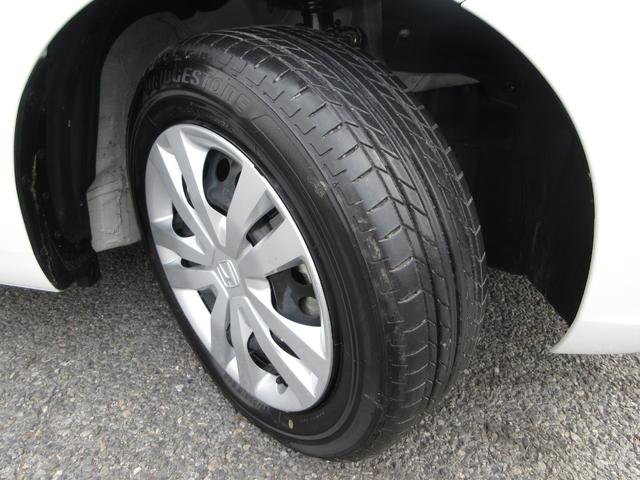 フィット e:HEVホーム 禁煙車ホンダセンシングホンダコネクトディスプレイBluetoothドラレコETCRカメラワンオーナー 前後誤発進抑制機能 クリソナ マルチビュー 助手席エアバッグ 運転席エアバッグ 1オナ USB接続(22枚目)