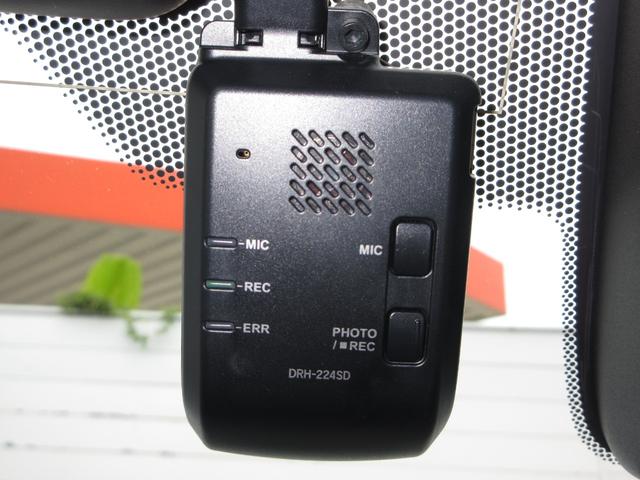 Ｎ－ＯＮＥ オリジナルスタイルプラスアーバン　禁煙車ホンダセンシング純正９インチメモリーナビＢｌｕｅｔｏｏｔｈドラレコＥＴＣＲカメラワンオーナー　Ａクルーズ　衝突被害軽減ブレーキ　ＬＥＤヘッドライト　横滑り防止装置　オートライト　フルセグテレビ（4枚目）