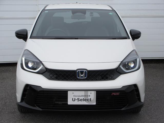 フィット e:HEVRS 禁煙車ホンダセンシングホンダコネクトディスプレイBluetoothドラレコETCRカメラワンオーナー エアバッグ ナビ&TV パワーウィンドウ 助手席エアバッグ Dレコ フルセグテレビ ETC装備(5枚目)