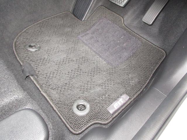 フィット e:HEVRS 禁煙車ホンダセンシングホンダコネクトディスプレイBluetoothドラレコETCRカメラワンオーナー エアバッグ ナビ&TV パワーウィンドウ 助手席エアバッグ Dレコ フルセグテレビ ETC装備(27枚目)