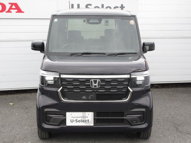 ハロゲンより明るく、より遠くまでさらなる安心感のあるＬＥＤヘッドライトを採用。点灯忘れも防止できるオートライトコントロール機構付きです。