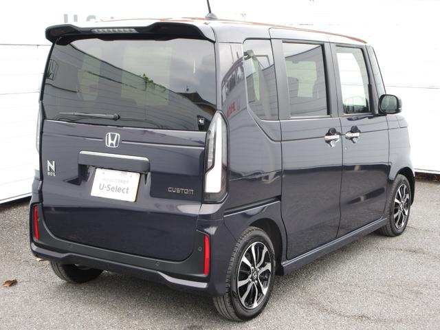 縦長のリアコンビネーションランプを採用。ボディーサイドから流れるキャラクターラインをテールゲートへとつなぐデザインにより、統一感を持たせています。