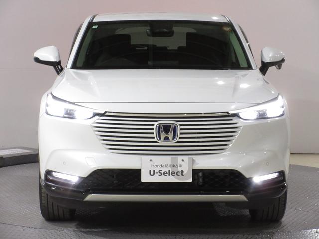 ヴェゼル ｅ：ＨＥＶＺ　ワンオーナー　雹害現状車　当社点検パック実施済車　純正９インチナビ　フルセグ　Ｂｌｕｅｔｏｏｔｈ　ＵＳＢ　シートヒーター　ＬＥＤヘッドライト　１８インチアルミ　バックカメラ　ブラインドスポットモニター（10枚目）