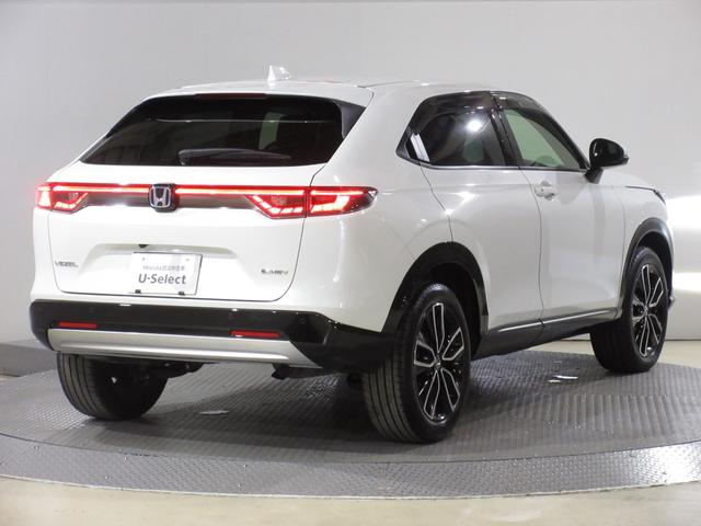 ヴェゼル ｅ：ＨＥＶＺ　ワンオーナー　雹害現状車　当社点検パック実施済車　純正９インチナビ　フルセグ　Ｂｌｕｅｔｏｏｔｈ　ＵＳＢ　シートヒーター　ＬＥＤヘッドライト　１８インチアルミ　バックカメラ　ブラインドスポットモニター（12枚目）