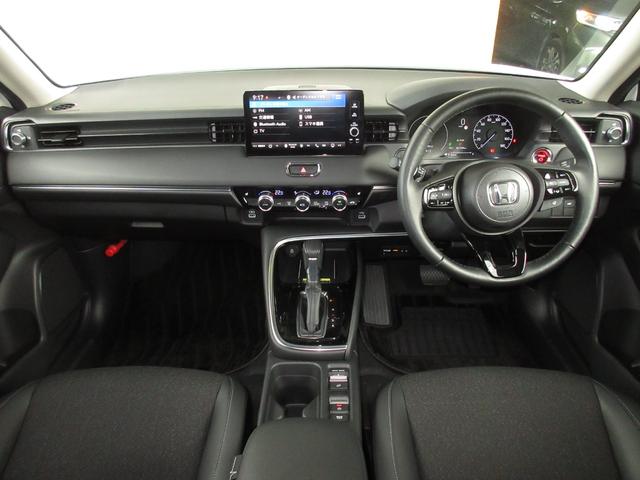 ヴェゼル ｅ：ＨＥＶＺ　ワンオーナー　雹害現状車　当社点検パック実施済車　純正９インチナビ　フルセグ　Ｂｌｕｅｔｏｏｔｈ　ＵＳＢ　シートヒーター　ＬＥＤヘッドライト　１８インチアルミ　バックカメラ　ブラインドスポットモニター（14枚目）