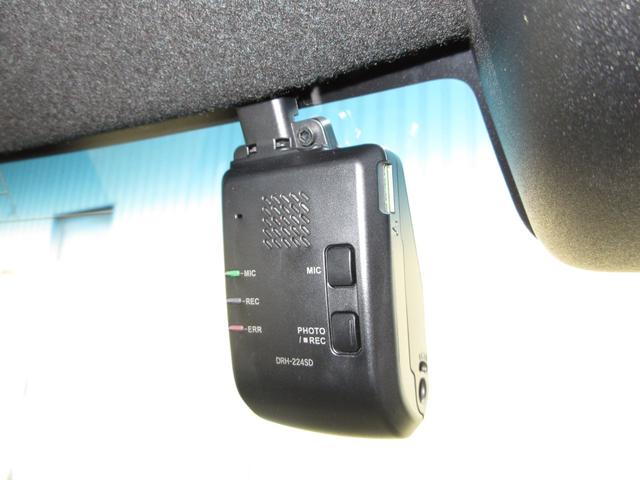 Ｎ－ＢＯＸカスタム Ｌターボスタイル＋ブラック　ホンダセンシング純正８インチメモリーナビＢｌｕｅｔｏｏｔｈドラレコＥＴＣＲカメラワンオーナー　ターボエンジン　コーナーセンサ　スマ－トキ－　エアバック　横滑り防止機能　ナビ＆ＴＶ　Ｄレコ　ＵＳＢ接続（4枚目）