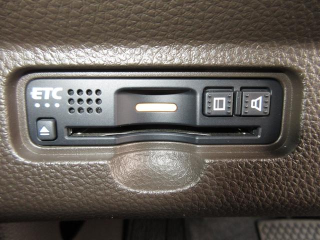 N-WGN Lホンダセンシング ワンオーナー 禁煙車 タイヤ新品 純正メモリーナビ Bluetooth ETC リヤカメラ ETC 誤発進抑制 シートヒータ オートライト 横滑り防止機能 USBポート パーキングセンサー キーフリー(12枚目)