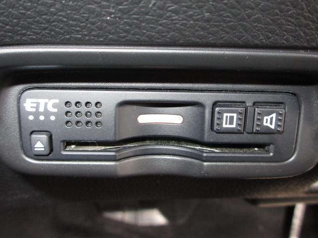 ヴェゼル RS・ホンダセンシング ワンオーナー 禁煙車 純正8インチナビ/リアカメラ ETC シートヒーター パドルシフト パーキングセンサー ブレーキホールド機能/電子P サイドカーテンSRS 18インチアルミ LEDオートライト(9枚目)