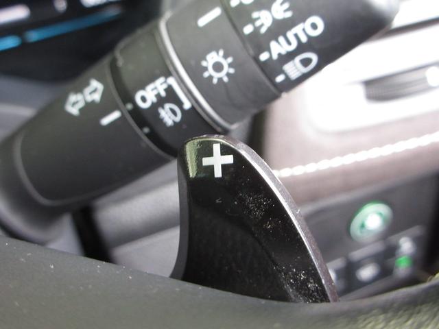 ヴェゼル RS・ホンダセンシング ワンオーナー 禁煙車 純正8インチナビ/リアカメラ ETC シートヒーター パドルシフト パーキングセンサー ブレーキホールド機能/電子P サイドカーテンSRS 18インチアルミ LEDオートライト(12枚目)