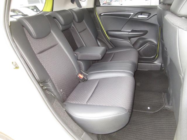 フィットハイブリッド Ｌパッケージ　Ｕ－Ｓｅｌｅｃｔ稲城オープン　純正メモリーナビＥＴＣＲカメラ　禁煙　ナビ＆ＴＶ　地デジフルセグＴＶ　サイドエアバック　ＤＶＤ再生　ＬＥＤ　ＥＣＯＮ　バックカメラ　クルーズコントロール　ＡＵＴＯエアコン（15枚目）