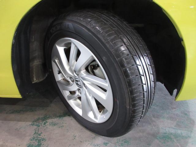 フィットハイブリッド Ｌパッケージ　Ｕ－Ｓｅｌｅｃｔ稲城オープン　純正メモリーナビＥＴＣＲカメラ　禁煙　ナビ＆ＴＶ　地デジフルセグＴＶ　サイドエアバック　ＤＶＤ再生　ＬＥＤ　ＥＣＯＮ　バックカメラ　クルーズコントロール　ＡＵＴＯエアコン（19枚目）