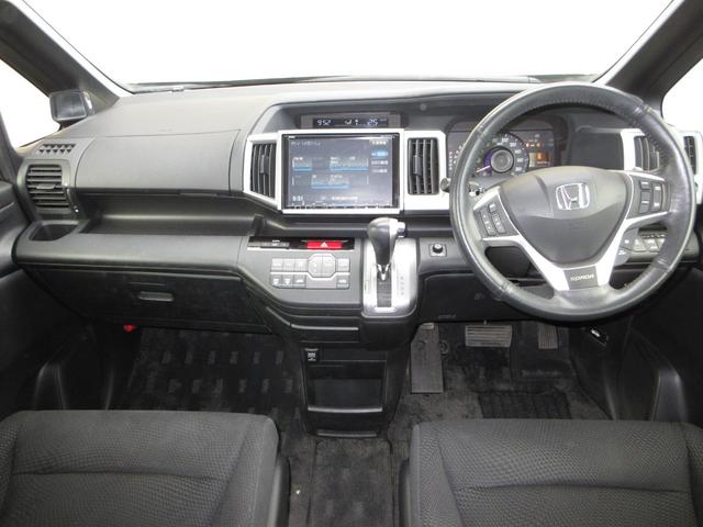 ステップワゴンスパーダ S この車両は未加修現状販売「そのまんま車」になります。傷や凹み・内装を現状にて展示しております。詳しくはスタッフにお問い合わせください。純正9インチメモリーナビETCRカメラワンオーナー Wエアバック(18枚目)