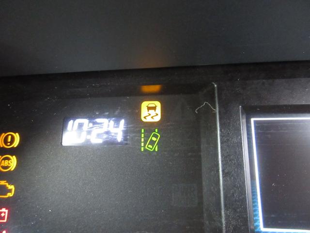 プリウスアルファ Ｇ　／ワンオーナー／禁煙車／ＳＤナビ／ＥＴＣ／バックカメラ／ＣＤ／フルセグＴＶ／ミュージックサーバー／Ｂｌｕｅｔｏｏｔｈオーディオ／ドラレコ／電動シート／カーテンエアバッグ／衝突軽減ブレーキ／スマートキー（11枚目）