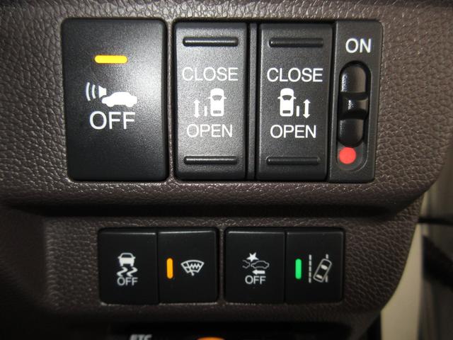 フリードハイブリッド ハイブリッド・Gホンダセンシング 純正ナビ・Rカメラ・1オーナー・禁煙車・LEDヘッドライト・両側電動スライド・ミュージックプレイヤー接続・衝突軽減・レーンアシスト・前車追従・3列シート・ウォークスルー・スマートキー・ETC・1年保証(11枚目)