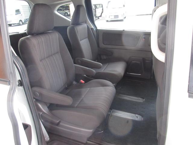 フリードハイブリッド ハイブリッド・Gホンダセンシング 純正ナビ・Rカメラ・1オーナー・禁煙車・LEDヘッドライト・両側電動スライド・ミュージックプレイヤー接続・衝突軽減・レーンアシスト・前車追従・3列シート・ウォークスルー・スマートキー・ETC・1年保証(15枚目)