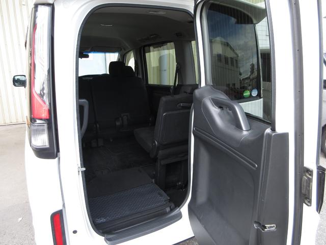 ステップワゴンスパーダ スパーダホンダセンシング 禁煙車 ワンオーナー 点検パック当社実施済み ナビ ミュージックサーバー Bluetooth USB フルセグ リアカメラ ETC 両側電動ドア スマートキー 純正16インチアルミ LED(11枚目)
