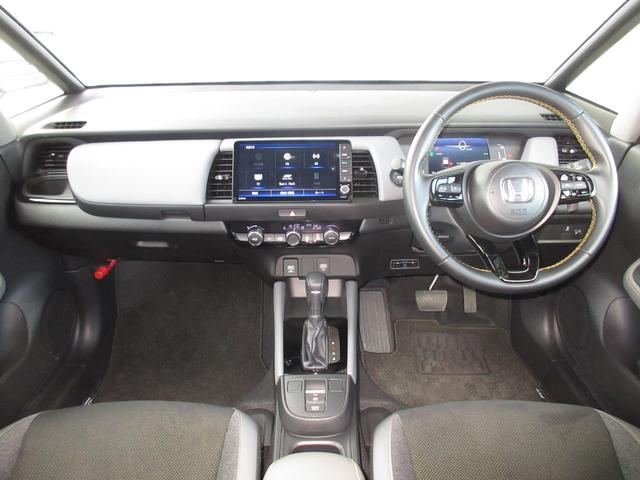 フィット e:HEVRS 元当社社有車 禁煙車 ワンオーナー 純正9インチナビ/リアカメラ ETC USB パドルシフト ブレーキホールド機能/電子パーキング LEDオートライト サイドカーテンエアバッグ 16インチアルミ(10枚目)