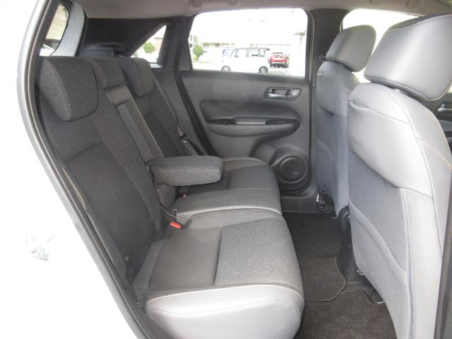 フィット e:HEVRS 元当社社有車 禁煙車 ワンオーナー 純正9インチナビ/リアカメラ ETC USB パドルシフト ブレーキホールド機能/電子パーキング LEDオートライト サイドカーテンエアバッグ 16インチアルミ(17枚目)