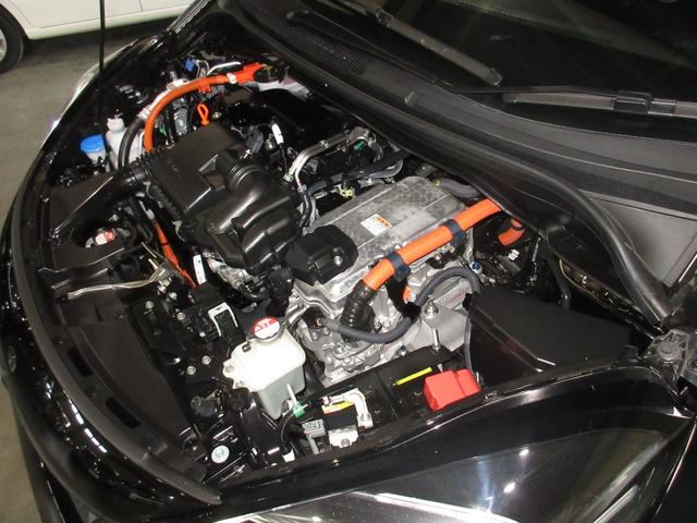 フィット ｅ：ＨＥＶＲＳ　当社元試乗車　禁煙車　純正９インチナビ　フルセグＴＶ　Ｂｌｕｅｔｏｏｔｈ　ＵＳＢ　ドラレコ　ＥＴＣ２．０　１６インチアルミホイール　ＬＥＤヘッドライト　バックカメラ　サイドカーテンエアバック　Ｄレコ（2枚目）