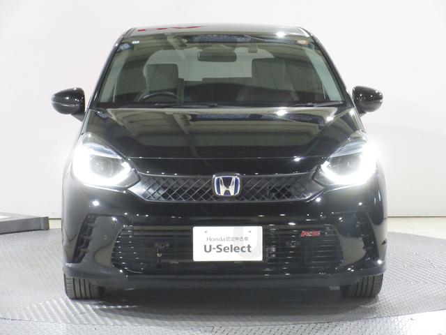 フィット ｅ：ＨＥＶＲＳ　当社元試乗車　禁煙車　純正９インチナビ　フルセグＴＶ　Ｂｌｕｅｔｏｏｔｈ　ＵＳＢ　ドラレコ　ＥＴＣ２．０　１６インチアルミホイール　ＬＥＤヘッドライト　バックカメラ　サイドカーテンエアバック　Ｄレコ（9枚目）