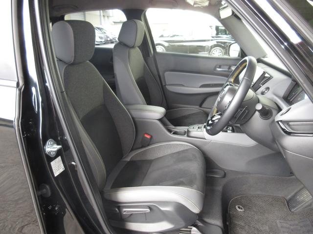 フィット ｅ：ＨＥＶＲＳ　当社元試乗車　禁煙車　純正９インチナビ　フルセグＴＶ　Ｂｌｕｅｔｏｏｔｈ　ＵＳＢ　ドラレコ　ＥＴＣ２．０　１６インチアルミホイール　ＬＥＤヘッドライト　バックカメラ　サイドカーテンエアバック　Ｄレコ（19枚目）