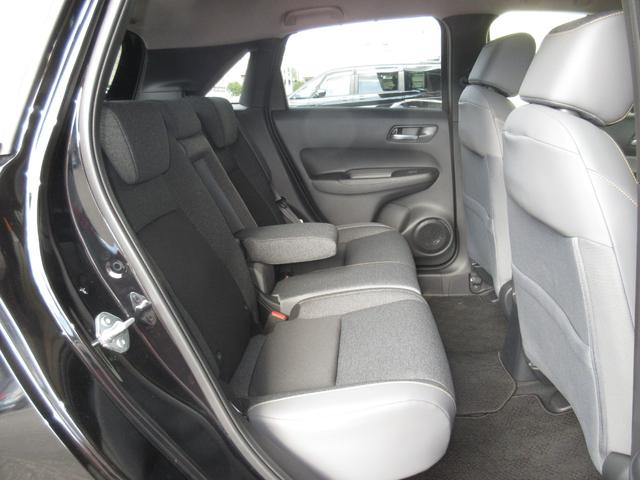 フィット ｅ：ＨＥＶＲＳ　当社元試乗車　禁煙車　純正９インチナビ　フルセグＴＶ　Ｂｌｕｅｔｏｏｔｈ　ＵＳＢ　ドラレコ　ＥＴＣ２．０　１６インチアルミホイール　ＬＥＤヘッドライト　バックカメラ　サイドカーテンエアバック　Ｄレコ（20枚目）