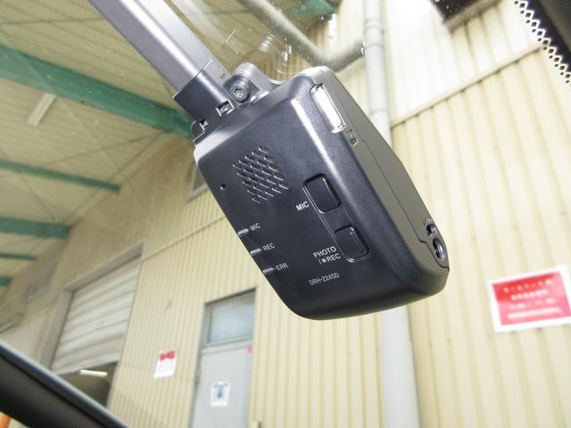 フィット ホーム 禁煙車ホンダセンシングホンダコネクトディスプレイBluetoothドラレコETCRカメラワンオーナー 全周囲カメラ 記録簿 衝突軽減 リアカメラ ソナー USB接続 AAC 横滑り防止機能 スマキー(6枚目)