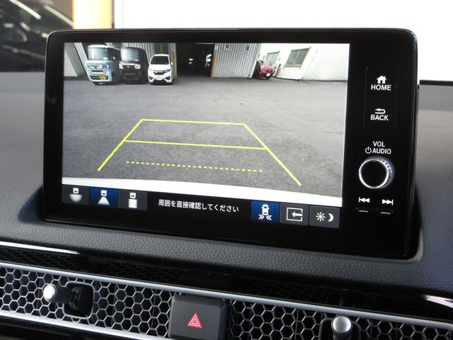 バックをするとき自動でリアの様子が映る『リアカメラ』付き！画面で確認しながらバックができますから安心ですね。でも、目視も大切ですよ！安全第一でお願いします！