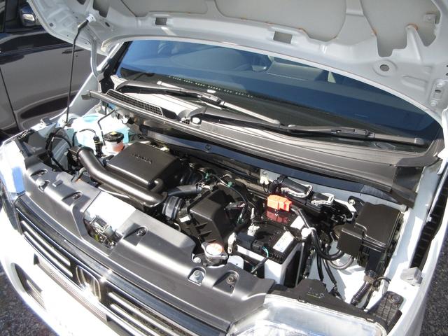 N-WGN Lスタイル+ビター 元当社社有車 禁煙車 ワンオーナー 純正9インチナビ/リアカメラ 純正ドラレコ前のみ シートヒーター パーキングセンサー USB充/電用あり LEDオートライト サイドカーテンエアバッグ スマートキー(3枚目)