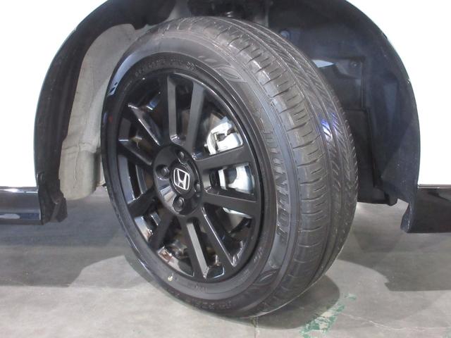 フィット ｅ：ＨＥＶホームブラックスタイル　禁煙車　当社元試乗車　ホンダ９インチコネクトナビ　Ｂｌｕｅｔｏｏｔｈ　ドラレコ　ＥＴＣ２．０　マルチビューカメラ　ブラインドスポットインフォメーション　後退出庫サポート　ＢＬＡＣＫ　ＳＴＹＬＥ専用装備（26枚目）