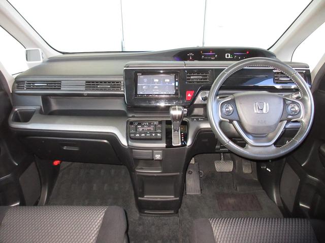 ステップワゴンスパーダ スパーダホンダセンシング　純正メモリーナビＢｌｕｅｔｏｏｔｈドラレコＥＴＣＲカメラワンオーナー　盗難防止　助手席エアバッグ　ワンオーナ－　Ｗパワスラ　記録簿有　地デジ　サイドエアバッグ　ＬＥＤライト　横滑り防止システム　スマ鍵（13枚目）