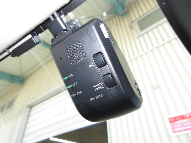 WR-V Z+ 禁煙車ホンダセンシング純正9インチメモリーナビBluetoothドラレコETCRカメラワンオーナー 追突軽減ブレーキ フルセグテレビ サイドエアバッグ USB 盗難防止システム 運転席エアバッグ(4枚目)