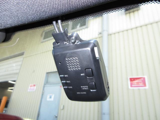 シビック e:HEVEX 禁煙車ホンダセンシングホンダコネクトディスプレイBluetoothドラレコETCRカメラワンオーナー 衝突被害軽減ブレーキ Bカメラ シートヒーター フルセグ LEDヘッドライト パーキングセンサー(4枚目)