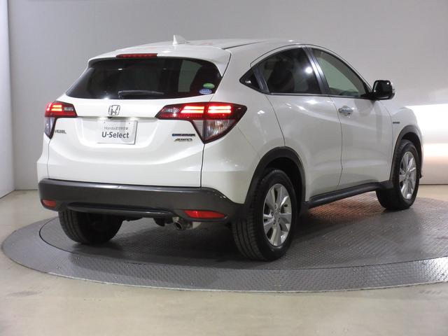 ヴェゼル ハイブリッドX・ホンダセンシング センシングレスカロッツェリアメモリーナビETCRカメラ シ-トヒ-タ- 記録簿 横滑防止 禁煙 スマ-トキ- クルコン ETC車載器 サイドエアバック キーレスエントリー ABS DVD再生 ワンセグ(12枚目)