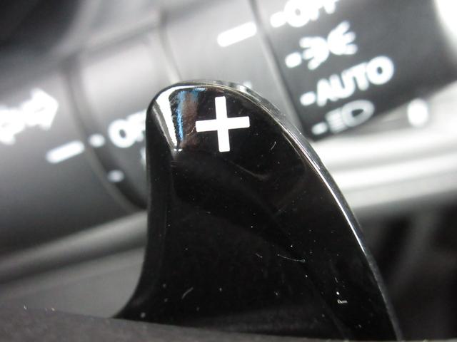 ヴェゼル ハイブリッドX・ホンダセンシング センシングレスカロッツェリアメモリーナビETCRカメラ シ-トヒ-タ- 記録簿 横滑防止 禁煙 スマ-トキ- クルコン ETC車載器 サイドエアバック キーレスエントリー ABS DVD再生 ワンセグ(19枚目)