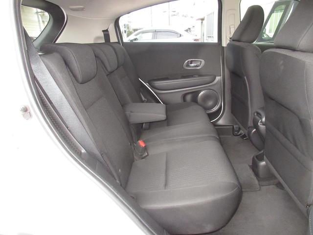 ヴェゼル ハイブリッドX・ホンダセンシング センシングレスカロッツェリアメモリーナビETCRカメラ シ-トヒ-タ- 記録簿 横滑防止 禁煙 スマ-トキ- クルコン ETC車載器 サイドエアバック キーレスエントリー ABS DVD再生 ワンセグ(24枚目)