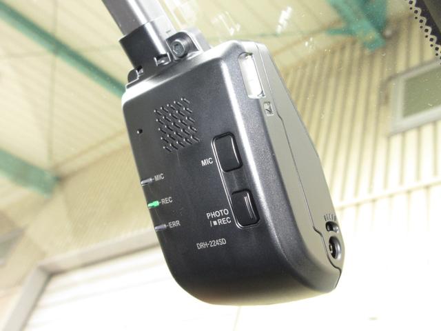 フィット e:HEVホームブラックスタイル 禁煙車ホンダセンシングホンダコネクトディスプレイBluetoothドラレコRカメラETCワンオーナー 全周囲カメラ オートライト Bカメラ 1オーナー LEDライト クリアランスソナー サイドSRS(4枚目)