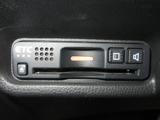 フィットハイブリッド Lホンダセンシング 純正メモリーナビBluetoothドラレコETCRカメラワンオーナー 軽減ブレーキ LED サイドSRS 横滑り防止 ドライブレコーダー 記録簿 パワーステアリング 盗難防止装置 オートクルーズ 禁煙(16枚目)