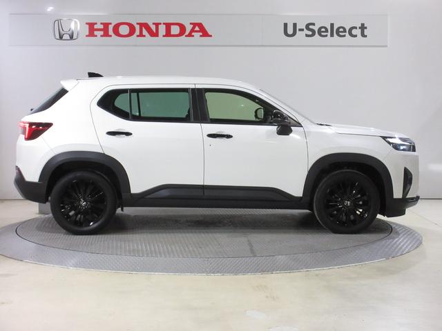 WR-V Zブラックスタイル 純正9インチナビ・ドラレコ・デモカーUP・禁煙車・パドルシフト・17インチアルミ・LEDフォグライト・コンビシート・アームレスト付センターコンソール・シャークフィンアンテナ・Apple CarPlay(8枚目)