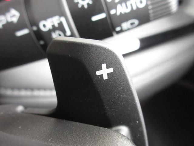 WR-V Zブラックスタイル 純正9インチナビ・ドラレコ・デモカーUP・禁煙車・パドルシフト・17インチアルミ・LEDフォグライト・コンビシート・アームレスト付センターコンソール・シャークフィンアンテナ・Apple CarPlay(15枚目)