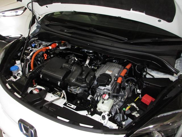 フィット e:HEVリュクス 禁煙車ホンダセンシングホンダコネクトディスプレイBluetoothドラレコETCRカメラワンオーナー 誤発進抑制機能 Iオーナー フロントカメラ リアカメラ ETC付 LED シートヒーター VSA(3枚目)