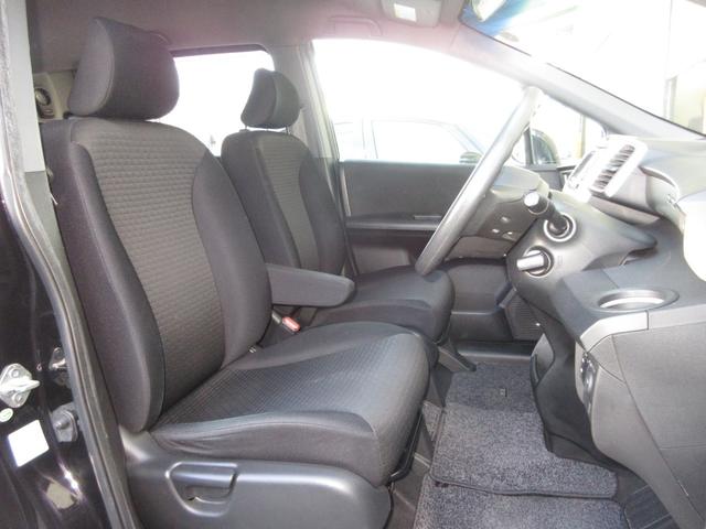 フリードスパイク Gエアロ 禁煙車 ナビ ミュージックサーバー ワンセグ リアカメラ ETC 助手席側パワースライドドア ディスチャージヘッドライト スマートキー ドアバイザー オートエアコン 純正15インチアルミホイール(19枚目)