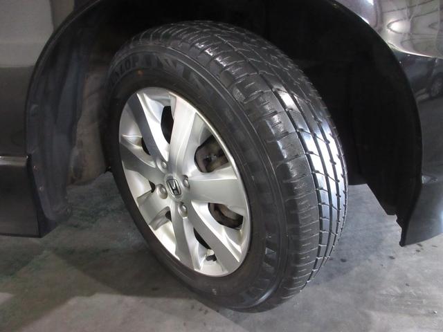 フリードスパイク Gエアロ 禁煙車 ナビ ミュージックサーバー ワンセグ リアカメラ ETC 助手席側パワースライドドア ディスチャージヘッドライト スマートキー ドアバイザー オートエアコン 純正15インチアルミホイール(24枚目)