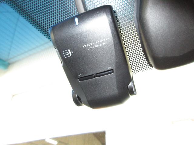 クラウンマジェスタ Ｆバージョン　／禁煙車／２オーナー／トヨタ純正ＨＤＤナビ／フルセグ／ＢＴＡ／ＵＳＢ／音楽録音再生／ＤＶＤ／ＣＤ／全周囲カメラ／ＥＴＣ／ドラレコ／本革シート／ブラインドスポットＭ／ＬＥＤライト／スマキー／純正ＡＷ／（7枚目）