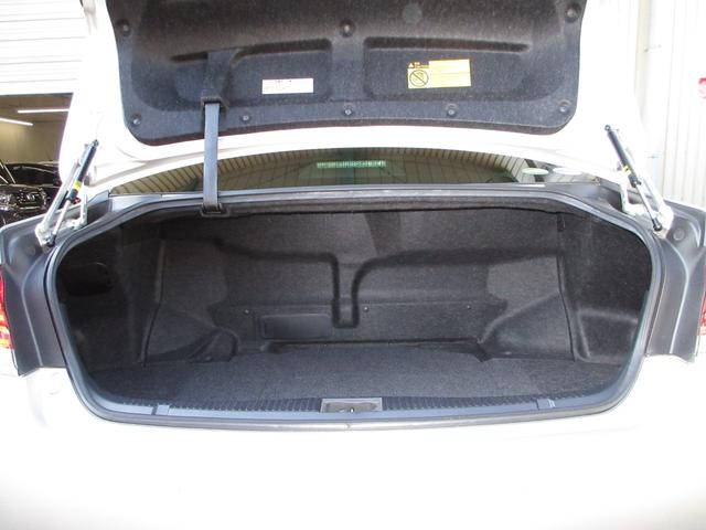 クラウンマジェスタ Ｆバージョン　／禁煙車／２オーナー／トヨタ純正ＨＤＤナビ／フルセグ／ＢＴＡ／ＵＳＢ／音楽録音再生／ＤＶＤ／ＣＤ／全周囲カメラ／ＥＴＣ／ドラレコ／本革シート／ブラインドスポットＭ／ＬＥＤライト／スマキー／純正ＡＷ／（17枚目）