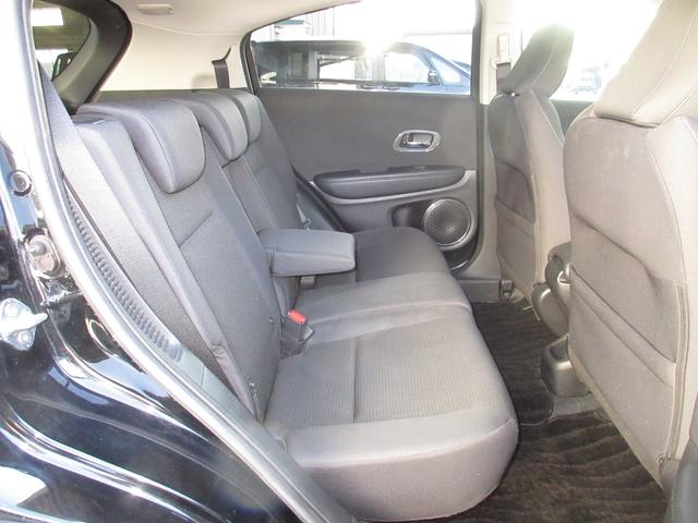 ヴェゼル ハイブリッドX・ホンダセンシング 禁煙車 純正メモリナビ BTA ETC Rカメラ ワンオーナー コーナーセンサー 地デジ スマキー オートエアコン VSA LEDヘッドライト ETC車載器 ABS USB 電格ミラー 1オナ Bモニ(18枚目)