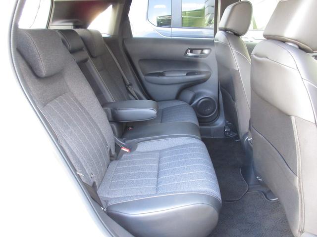 フィット e:HEVホームブラックスタイル 禁煙車ホンダセンシング純正9インチメモリーナビBluetoothドラレコETCRカメラワンオーナー オートライト Bカメラ 1オーナー LEDライト クリアランスソナー サイドSRS VSA 衝突軽減(17枚目)