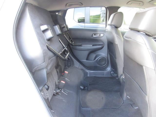 フィット e:HEVホームブラックスタイル 禁煙車ホンダセンシング純正9インチメモリーナビBluetoothドラレコETCRカメラワンオーナー オートライト Bカメラ 1オーナー LEDライト クリアランスソナー サイドSRS VSA 衝突軽減(18枚目)