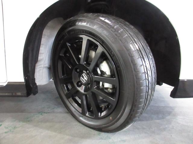 フィット e:HEVホームブラックスタイル 禁煙車ホンダセンシング純正9インチメモリーナビBluetoothドラレコETCRカメラワンオーナー オートライト Bカメラ 1オーナー LEDライト クリアランスソナー サイドSRS VSA 衝突軽減(22枚目)